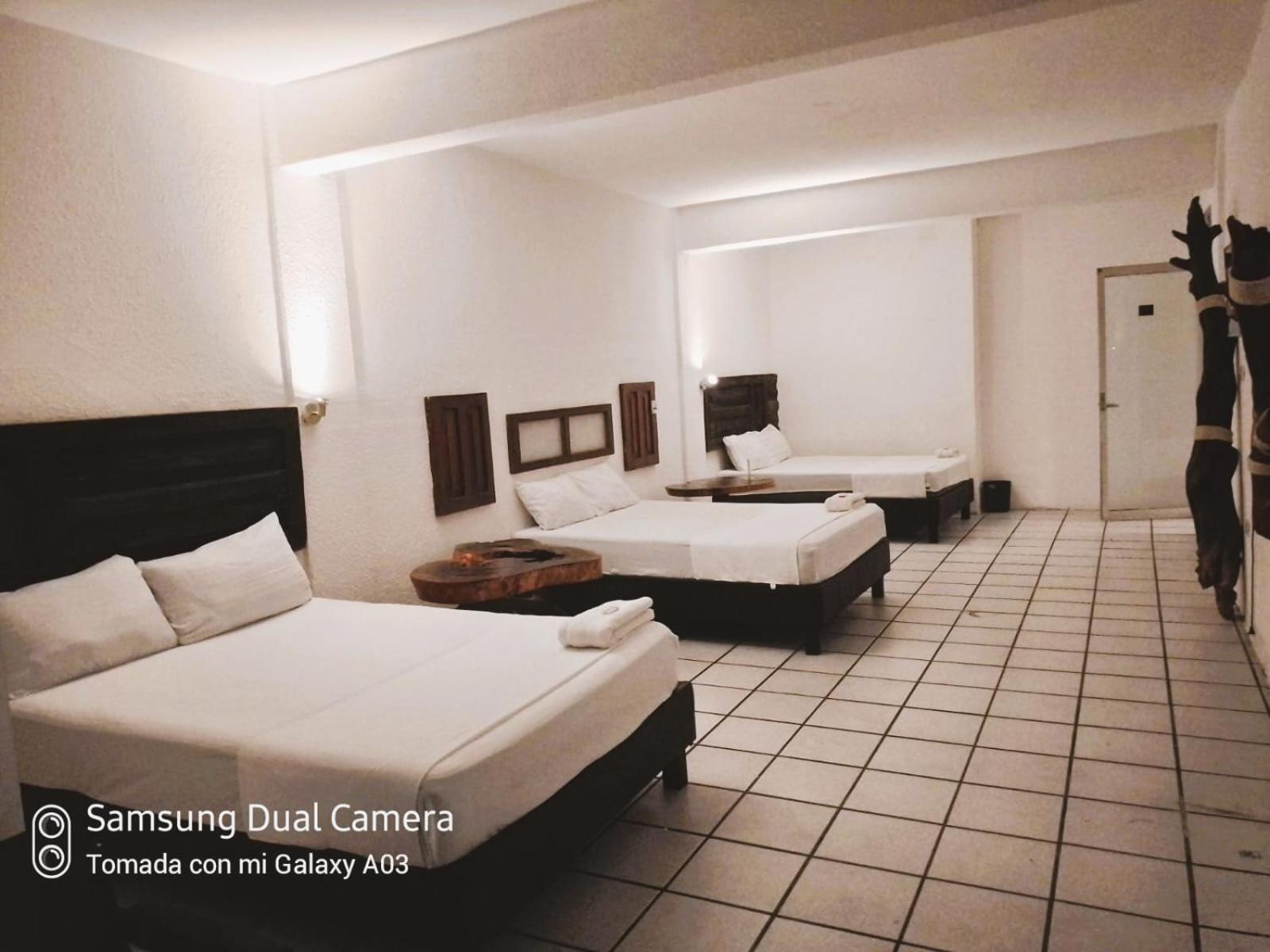 Hotel Sexta Avenida 塔帕丘拉 外观 照片