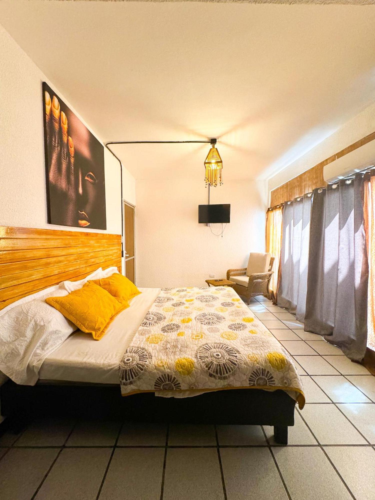 Hotel Sexta Avenida 塔帕丘拉 外观 照片