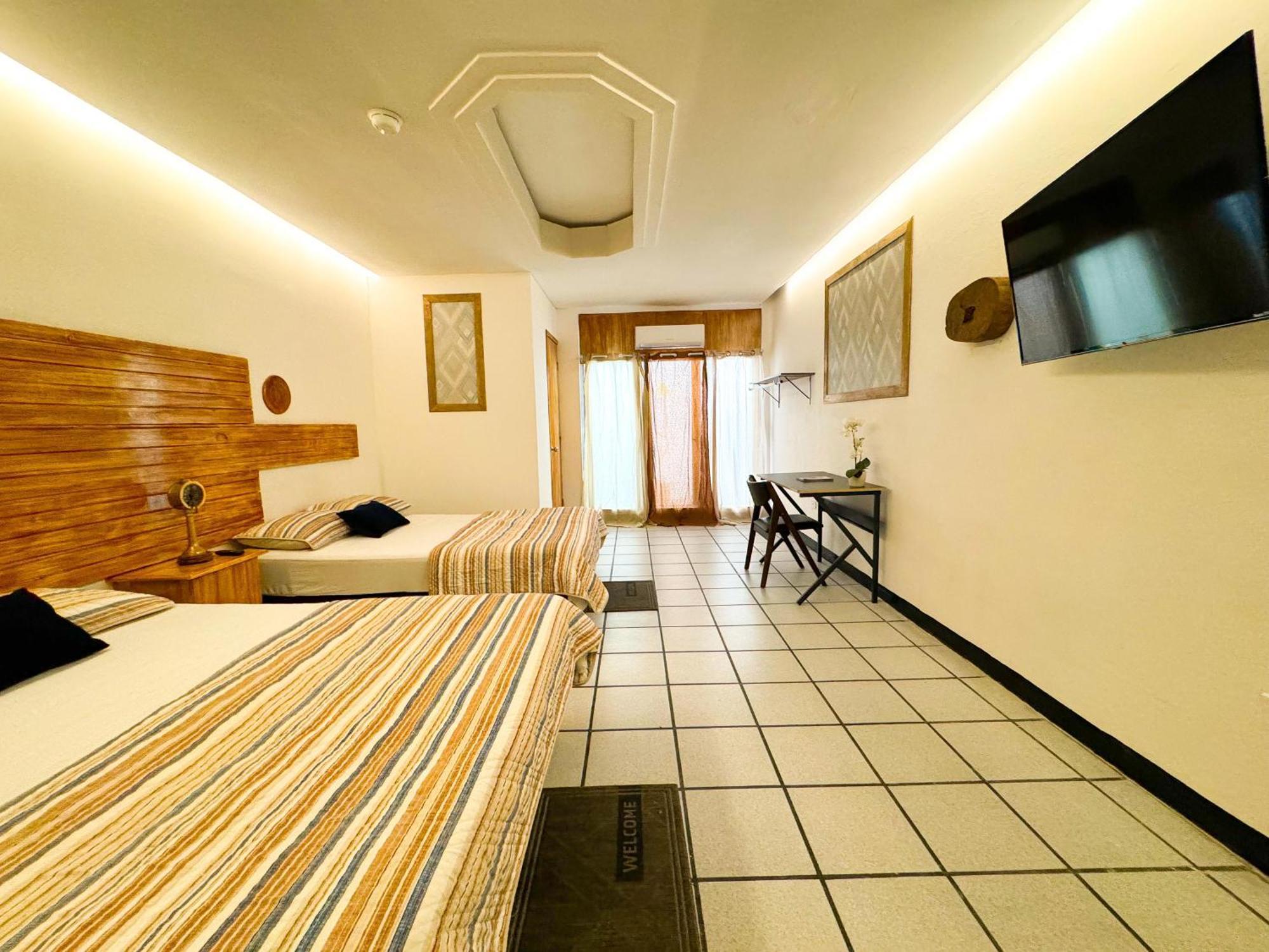 Hotel Sexta Avenida 塔帕丘拉 外观 照片
