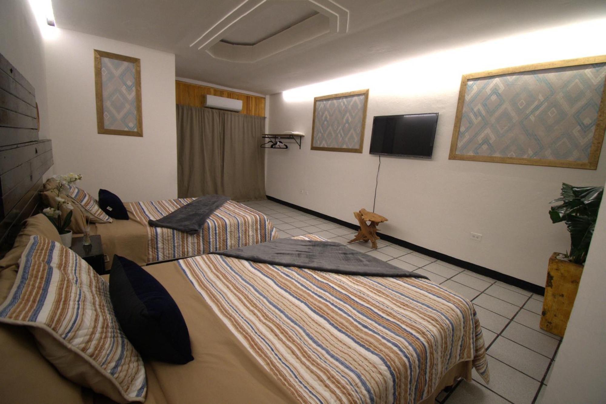 Hotel Sexta Avenida 塔帕丘拉 外观 照片