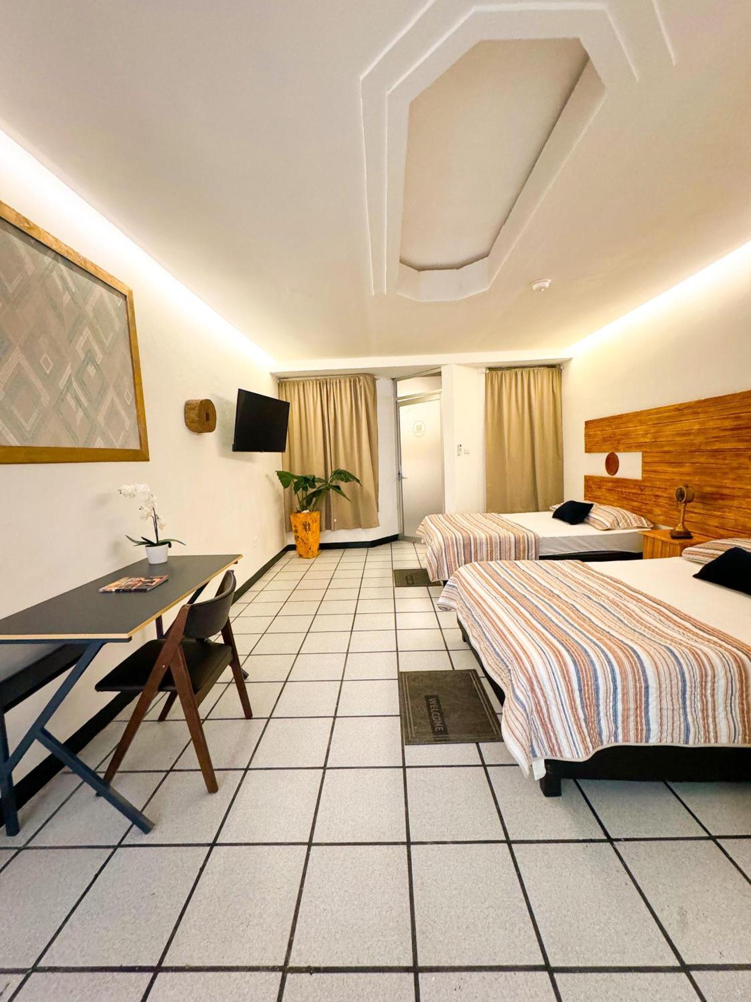 Hotel Sexta Avenida 塔帕丘拉 外观 照片